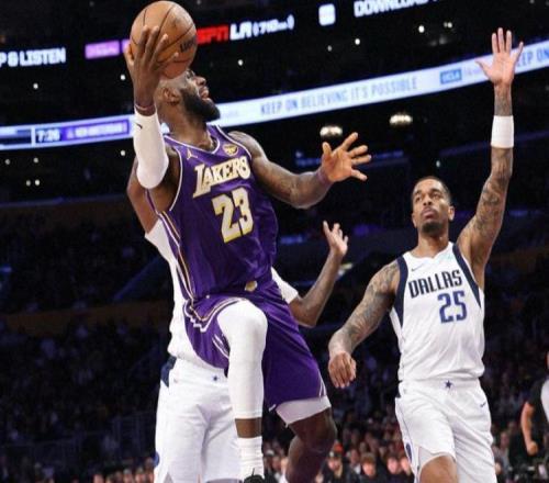 湖人完胜！詹姆斯28+10+12创纪录，克莱9分4失误，里夫斯18分9罚