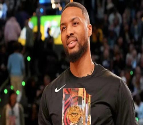 卡子哥是当代乔丹，华子是乔丹私生子，卡子打华子，就像爸爸打孩子！