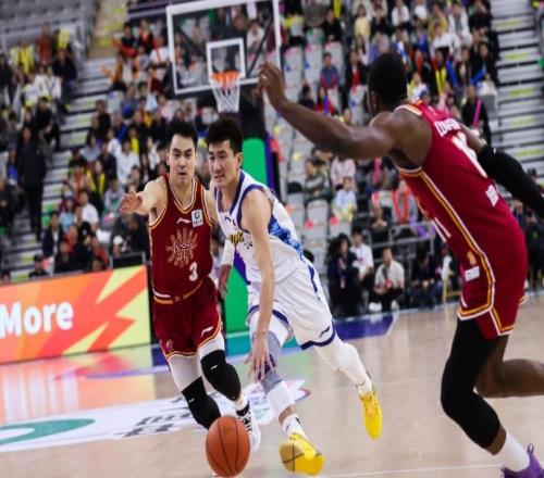 广厦官宣孙铭徽伤情：右距腓前韧带部分撕裂多处损伤伤停68周