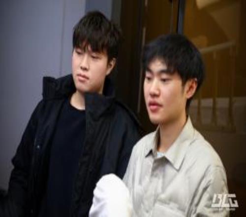 Knight、Bin已经拿到LPL春LPL夏、先锋赛、MSI冠军,只差S冠