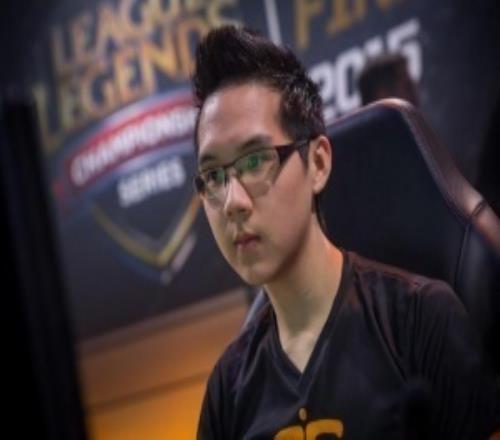 EDG04“惨案参与者”！传奇辅助Yellowstar被任命为法国国家队的经理