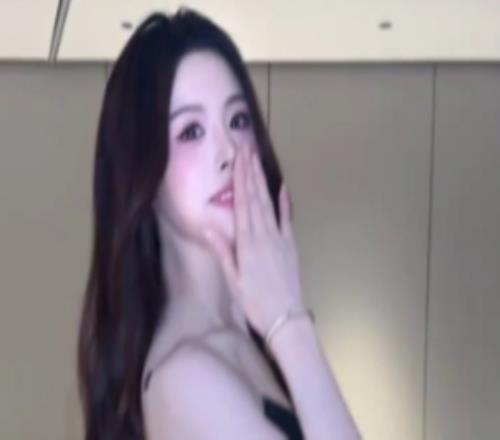 主持一意发布视频：抛开跳的好不好不说，反正是越来越多了