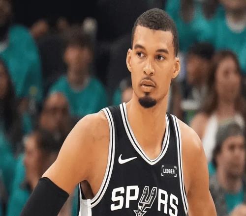 丢G3米奇点隐患！肯定2伤员，提三分+犯规问题，回应文班被限制！