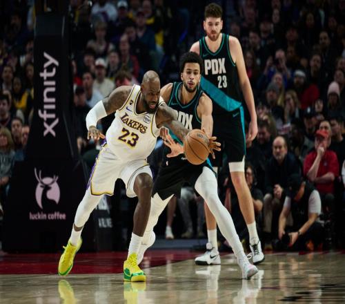 詹姆斯20+9+8+2帽，湖人完败开拓者！克林根两双，杨瀚森0分1失误