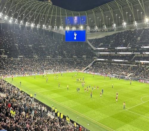 热刺在新主场已输了50场，第一场也是输给西汉姆联