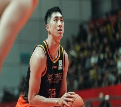 牛逼！26分8篮板13助攻，35万年薪球员，