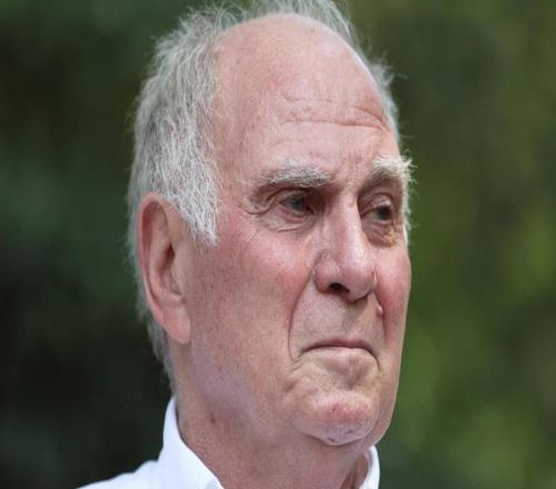 赫内斯：卡尔的争议言论他年轻，小鲁梅