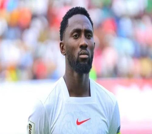 记者：曼联已经和恩迪迪进行了谈判，他非常渴望回到英格兰