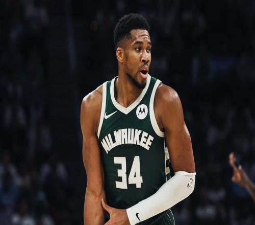 亚历山大40分11助，雄鹿惨败雷霆！字母