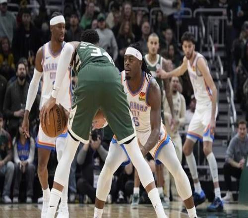 一边倒！卫冕冠军不讲理：亚历山大轰40