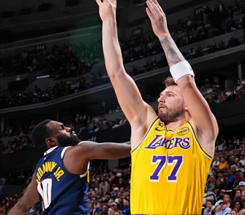 湖人VS快船前瞻：洛杉矶德比，湖人冲击3连胜，东詹PK哈登