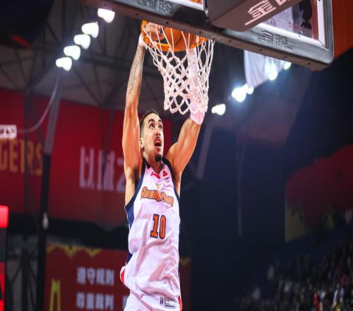 破案！奎因一打东北球队就特别来劲的