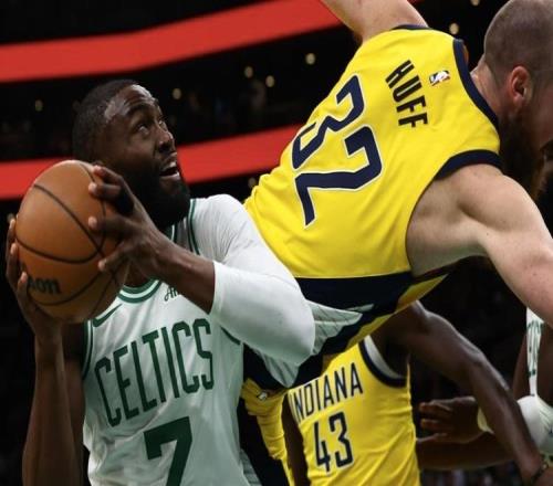 15分大胜东部垫底队！布朗连续爆发，西