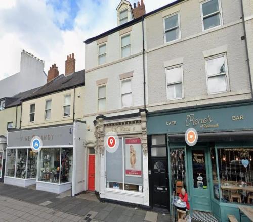 太阳报：卡里克斥资160万英镑购买家