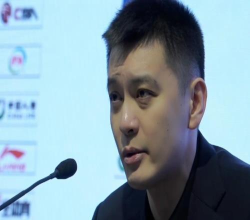 杨鸣：最近几场都是末节关键时刻差口气，会尽量给球员们减压