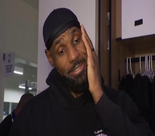 答非所问詹姆斯笑谈本赛季是否继续留湖人:我很好,我很好