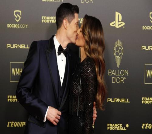 莱万的妻子谈从慕尼黑到巴塞罗那的变化与对他的支持_西甲直播