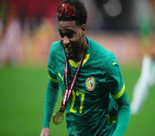 德天空：切尔西和维拉正密切关注姆巴耶，但巴黎无意放走他