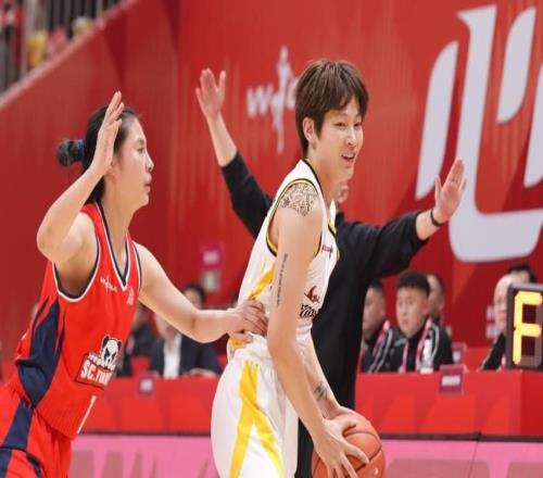 女篮一夜曝出两大冷门！全联盟第1被