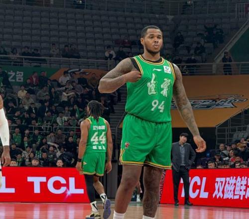 辽篮第一混子外援出现！场均仅5分还