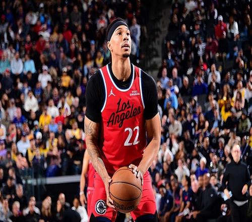 太不容易了！侧翼新星终于靠着自己的