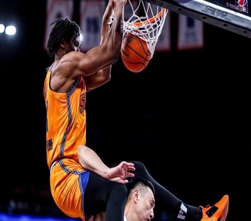 怀特塞德合同已转正！打爆广东北京内