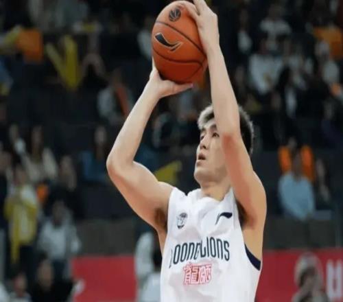 郭艾伦刚复出就统治加时！低开高走16