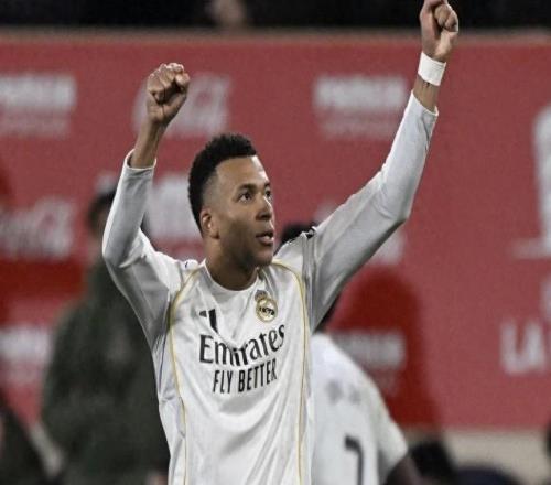 西甲:姆巴佩梅开二度,皇马暂压巴萨重新登顶