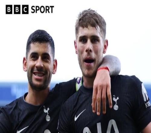 双中卫变双中锋，范德芬&罗梅罗上下半场各入一球助热刺不败