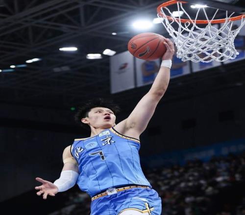 玩命！曾凡博腰伤没好吃止疼药强撑比赛，砍20分难阻失利太绝望