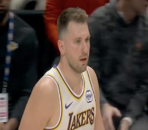 东契奇创历史最年轻纪录：解锁1500记三分里程碑超越塔图姆