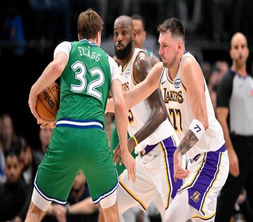 湖人队东契奇在打独行侠队时，用关键防守回击了尼科哈里森