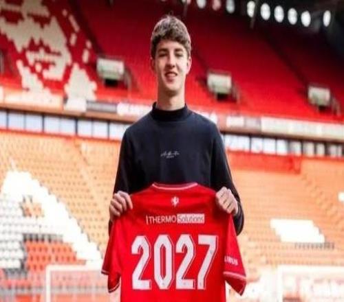 每体：巴萨有意特温特18岁后卫奈斯塔德，在尝试说服其不续约