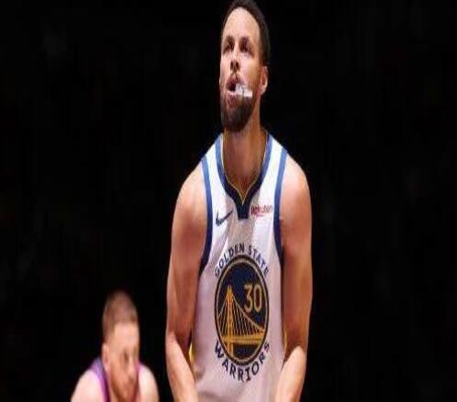 久违的勇三疯！！库里单节13分，不容易啊....