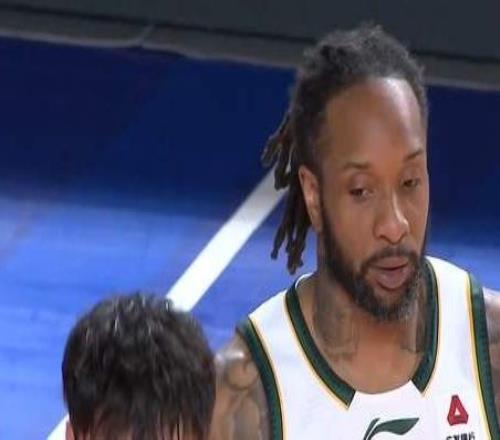 末节4分！4连败！辽篮跌至第13！攻守毫无侵略性，杨鸣该下课吗