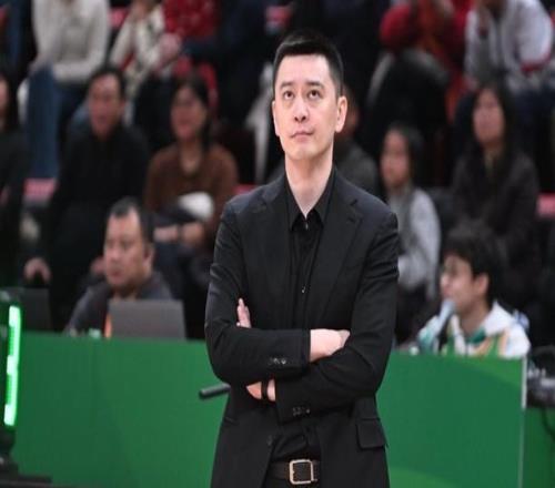 辽篮四连败，杨鸣辞职早有征兆，多细节显示已对球队失去掌控