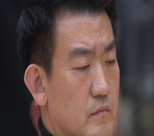 大冷门！卫冕冠军无缘8连胜，山东男篮12战11胜，邱彪有能