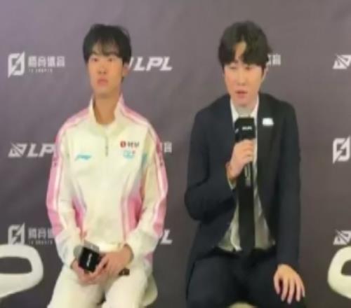 Knight：HongQ优缺鲜明年轻英雄池深，对线激进可能失误也多