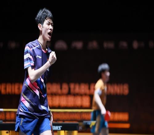 体坛联播巴黎签下巴萨中场德罗，国足热身赛战平乌兹别克