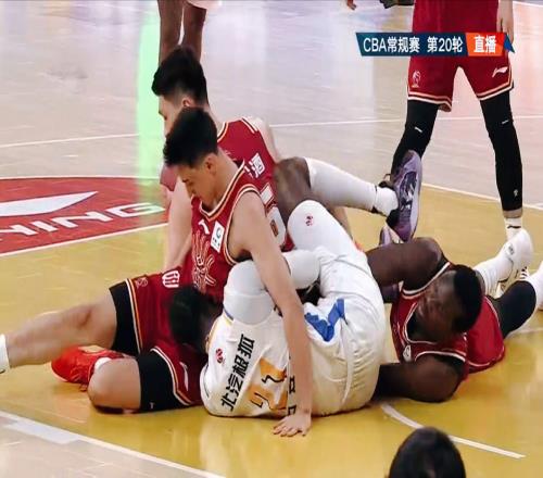 1分惜败！残阵北京惊艳1战，CBA焦点：迪亚洛准3双，多次爆发争执
