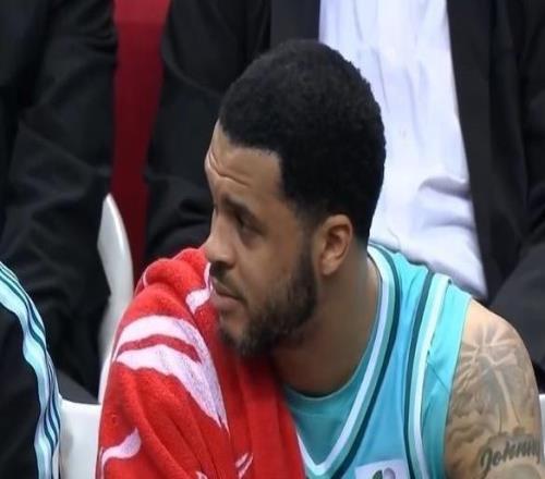 广厦vs青岛前瞻:布朗PK韦瑟斯庞引超级外援对决王博挑战刘维伟