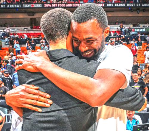 库明加换维金斯名记爆勇士3换1有望达成，冠军前锋重回库里身边