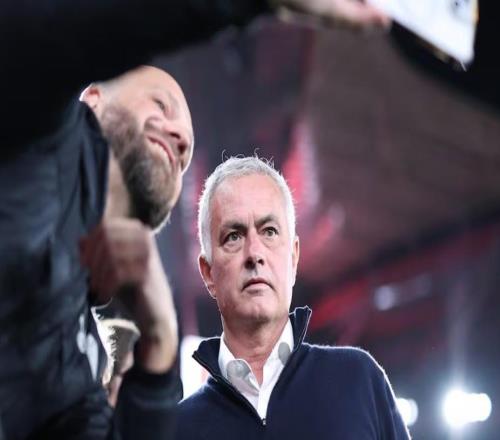 球报总监:穆帅执教切尔西和皇马时不这样,带曼联之后就变了