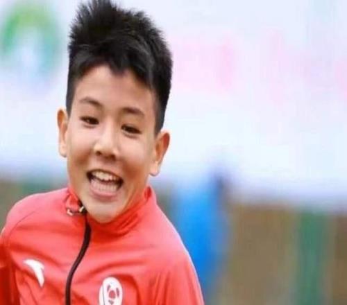 组队踢中冠！恒大足校去年已有16人踢上中超：连拿4个冠军