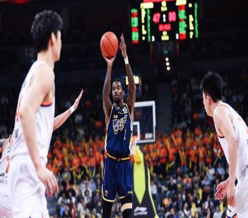 CCTV5直播广东VS上海恐遭双杀！内线弱点暴露无遗，杜锋依赖快攻