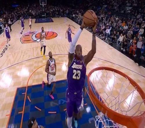 一图流41岁的我爬楼梯都费劲，老詹还能空接平筐轰炸！