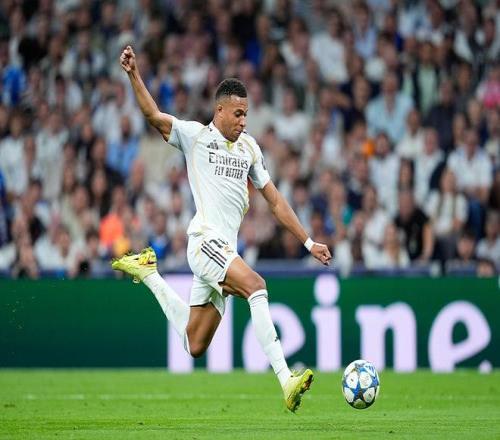 要输给姆巴佩了姆巴佩少用近70场情况下就超了大罗生涯总进球