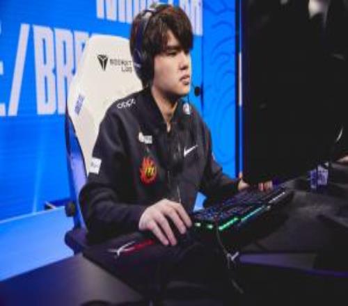 什么情况“LWX结婚”相关话题登上微博热搜第25名