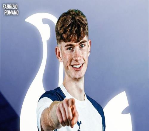 Herewego！罗马诺：热刺租借签下18岁前锋詹姆斯威尔逊