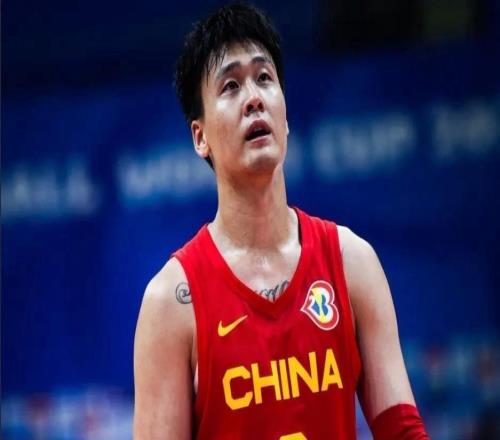 赵睿穿美国队服被男篮雪藏两年如今破坏民族团结郭士强压力来了